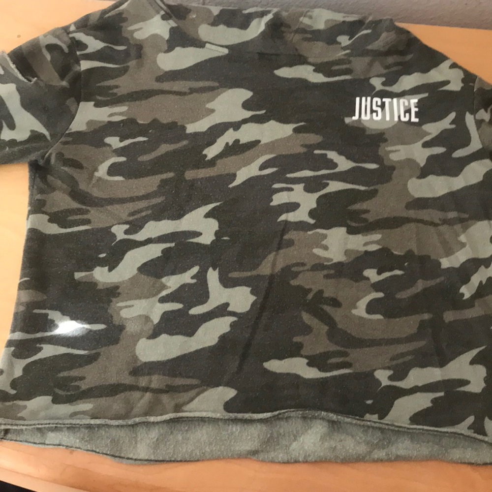 Cropped camouflaged sweater from Justice!! 🤍